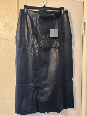 Kimi and Kai Black Faux Leather Midi Skirt
